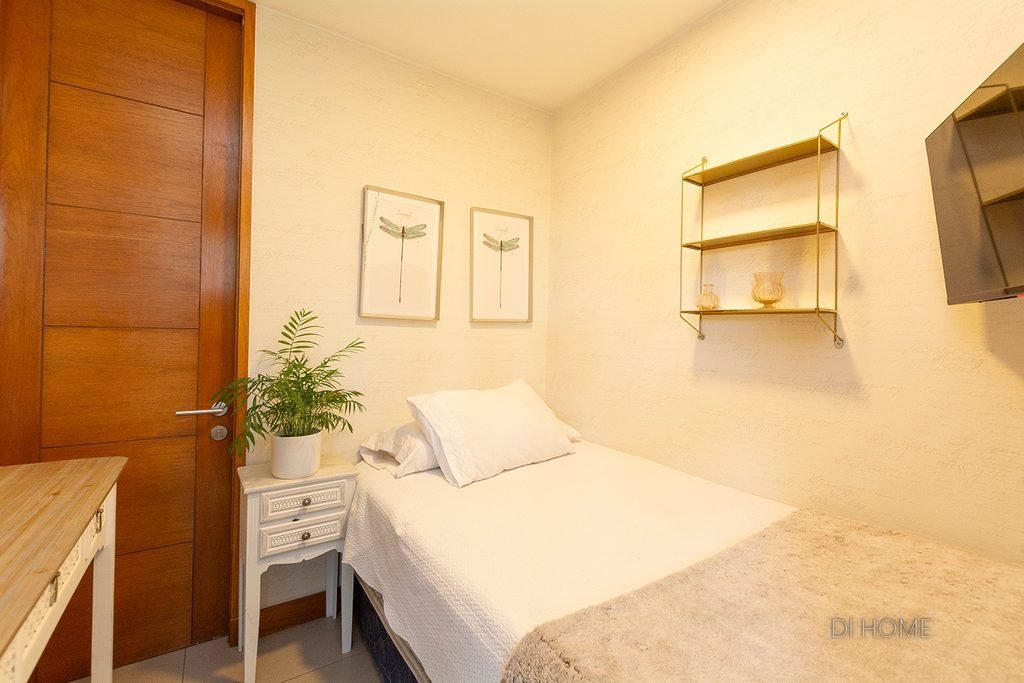 Exclusivo dúplex con accesos independientes y jardines propios