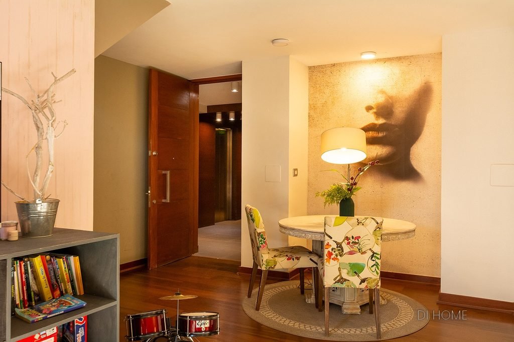 Exclusivo dúplex con accesos independientes y jardines propios