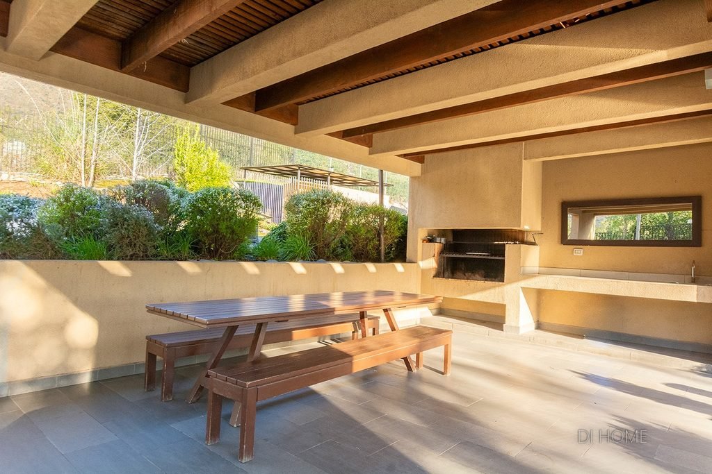 Exclusivo dúplex con accesos independientes y jardines propios